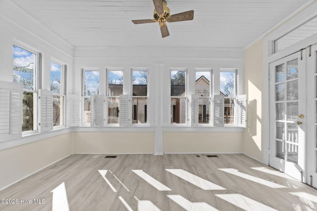 1305 N Market Street, Washington, NC 27889