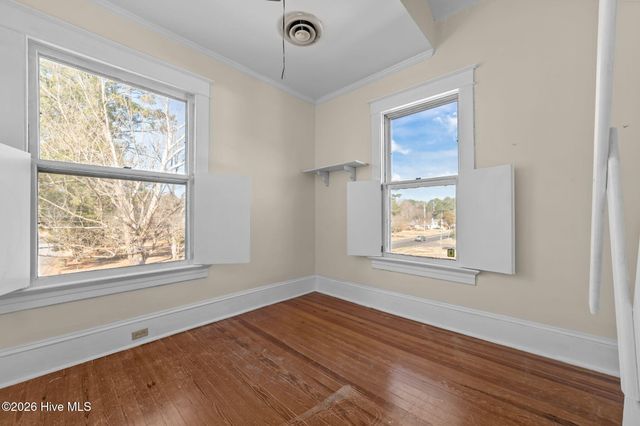 1305 N Market Street, Washington, NC 27889