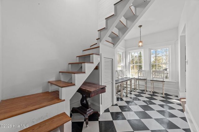 1305 N Market Street, Washington, NC 27889