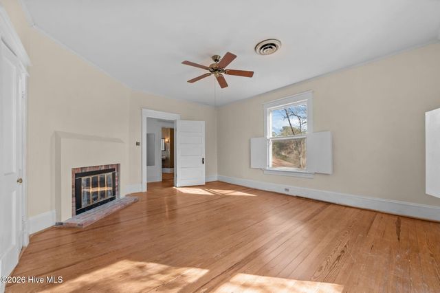 1305 N Market Street, Washington, NC 27889