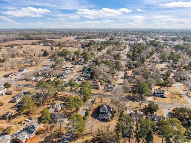 1305 N Market Street, Washington, NC 27889