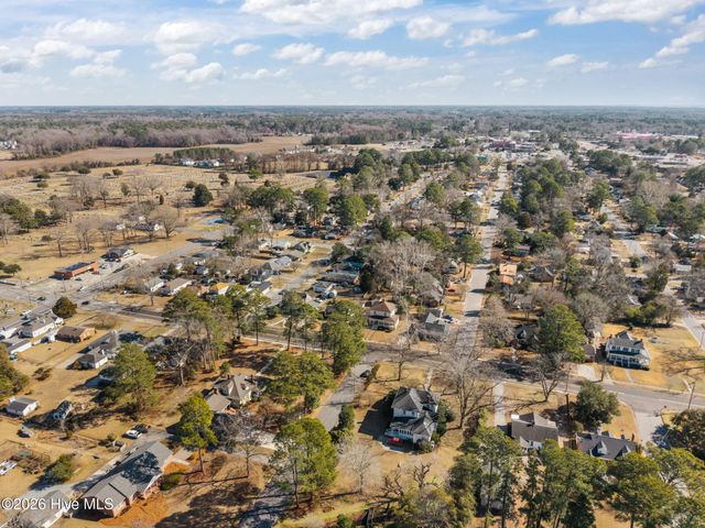 1305 N Market Street, Washington, NC 27889