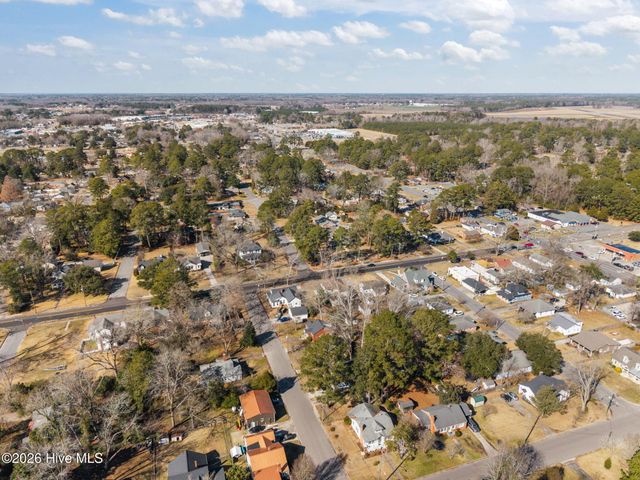 1305 N Market Street, Washington, NC 27889