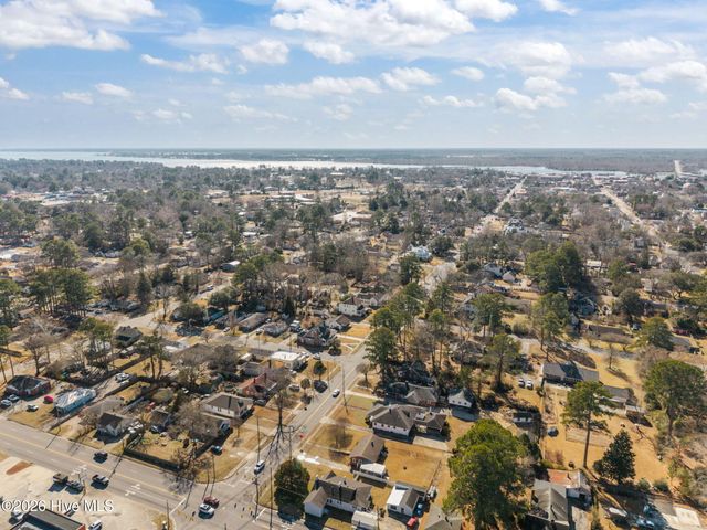 1305 N Market Street, Washington, NC 27889