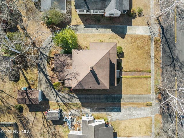 1305 N Market Street, Washington, NC 27889