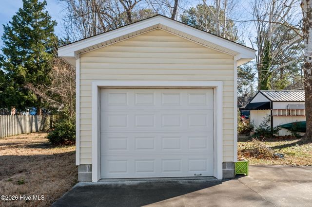 1305 N Market Street, Washington, NC 27889