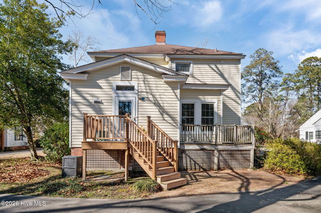 1305 N Market Street, Washington, NC 27889