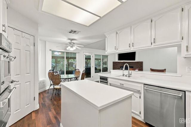 10500 Attleboro Avenue, Bakersfield, CA 93311