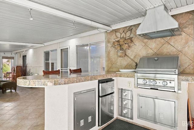 10500 Attleboro Avenue, Bakersfield, CA 93311