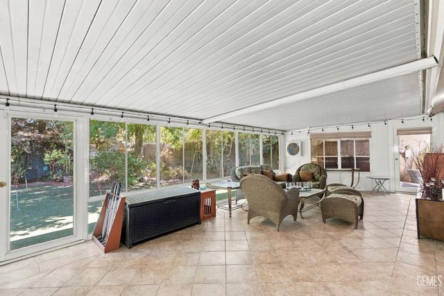10500 Attleboro Avenue, Bakersfield, CA 93311