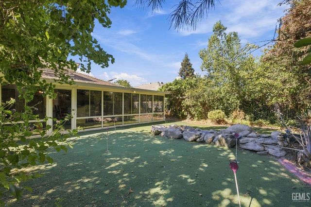 10500 Attleboro Avenue, Bakersfield, CA 93311