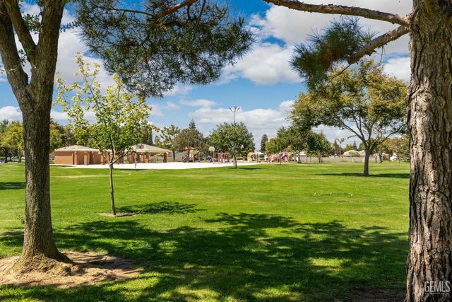 10500 Attleboro Avenue, Bakersfield, CA 93311