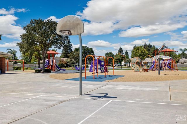 10500 Attleboro Avenue, Bakersfield, CA 93311