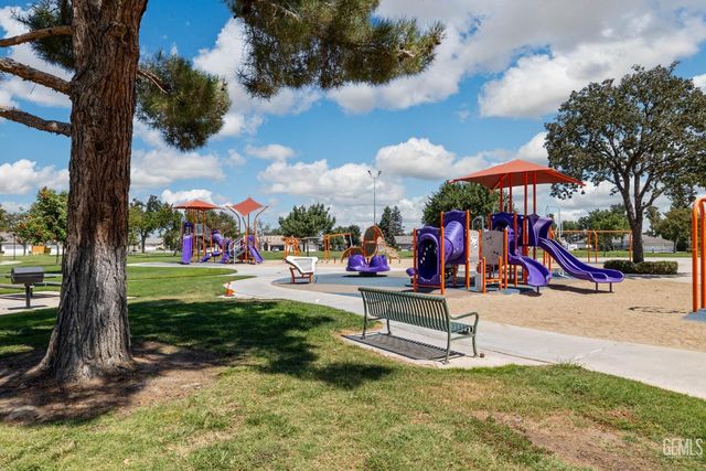 10500 Attleboro Avenue, Bakersfield, CA 93311