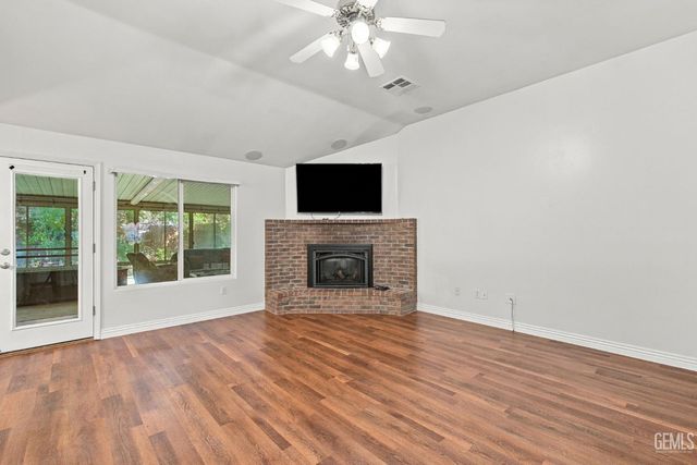 10500 Attleboro Avenue, Bakersfield, CA 93311