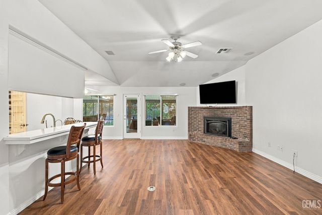 10500 Attleboro Avenue, Bakersfield, CA 93311