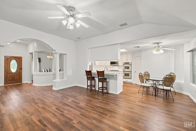 10500 Attleboro Avenue, Bakersfield, CA 93311