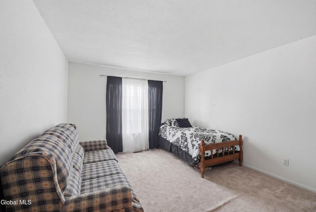 824 Ridge Circle, Troy, NY 12182