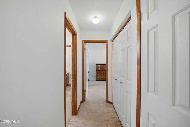 824 Ridge Circle, Troy, NY 12182