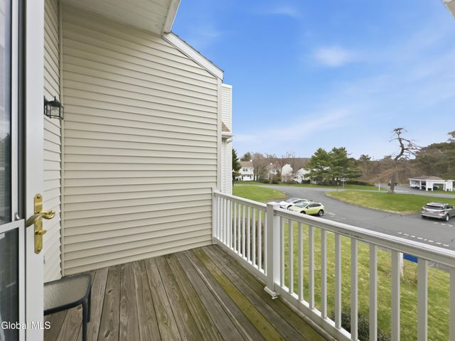 824 Ridge Circle, Troy, NY 12182