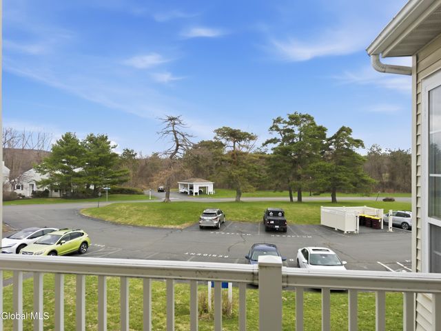 824 Ridge Circle, Troy, NY 12182
