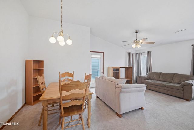 824 Ridge Circle, Troy, NY 12182