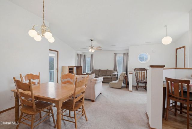 824 Ridge Circle, Troy, NY 12182