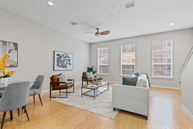 15759 Seabolt 44, Addison, TX 75001