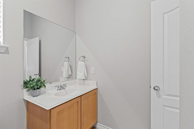 15759 Seabolt 44, Addison, TX 75001