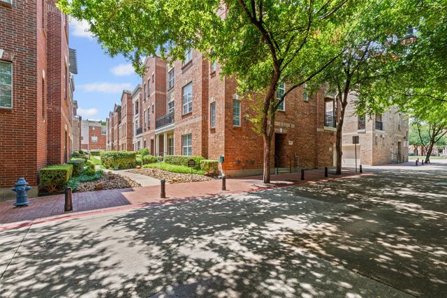 15759 Seabolt 44, Addison, TX 75001