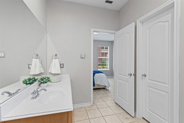 15759 Seabolt 44, Addison, TX 75001