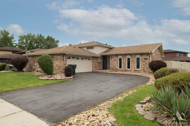444 S DORCHESTER Avenue, Glenwood, IL 60425