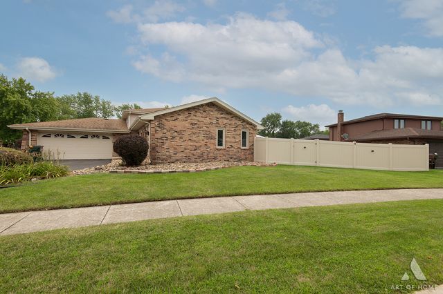 444 S DORCHESTER Avenue, Glenwood, IL 60425