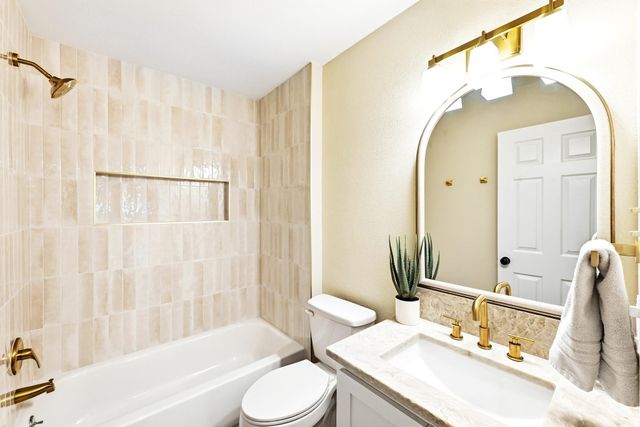 12210 Waxwing CIR, Austin, TX 78750