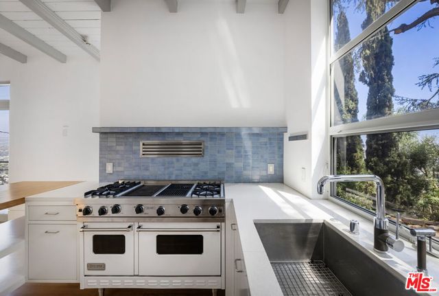 631 CROSS Avenue, Los Angeles, CA 90065