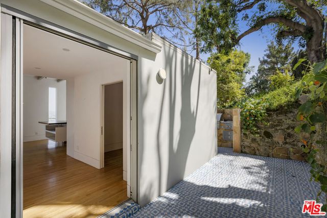 631 CROSS Avenue, Los Angeles, CA 90065