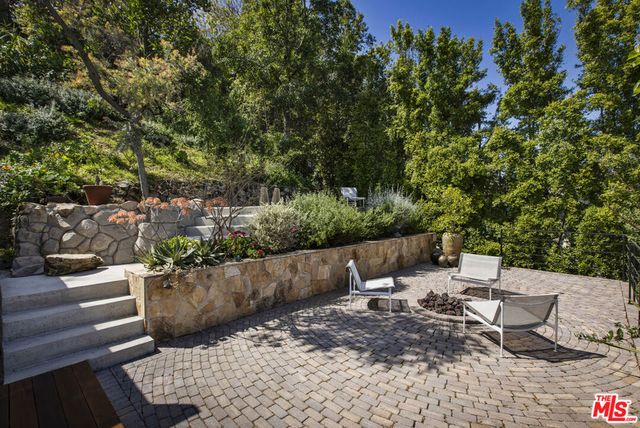 631 CROSS Avenue, Los Angeles, CA 90065