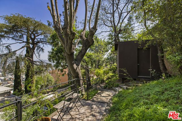 631 CROSS Avenue, Los Angeles, CA 90065