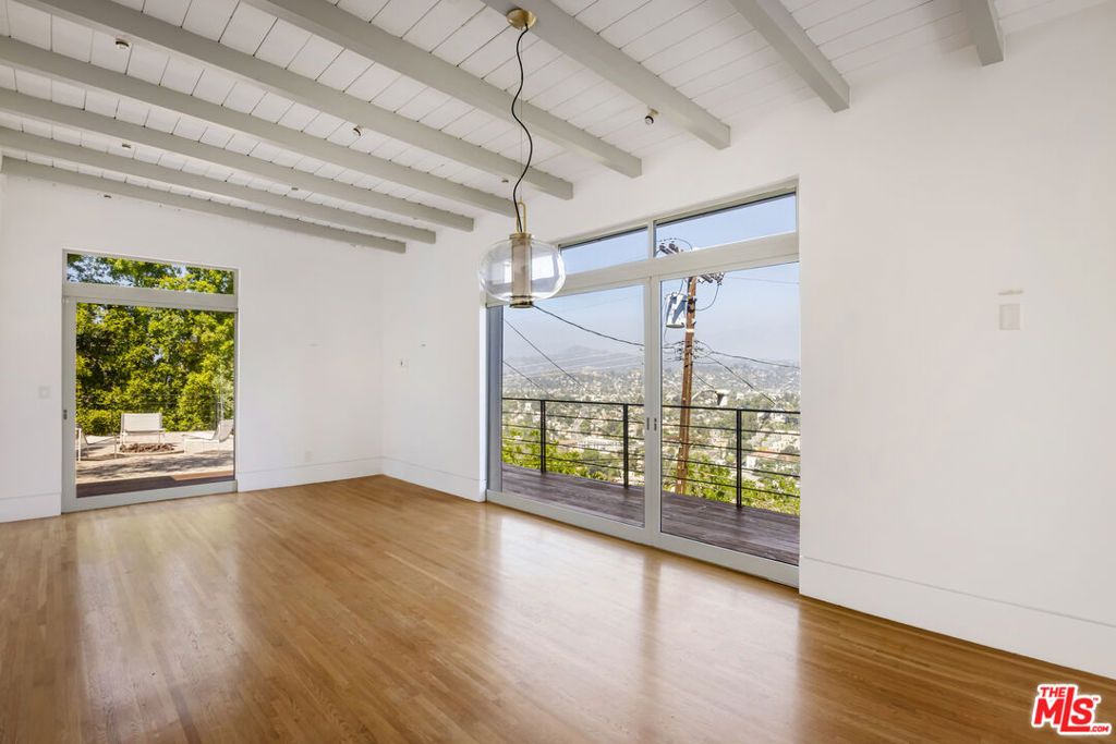 Image 12 of property listing at 631 CROSS Avenue, Los Angeles, CA 90065