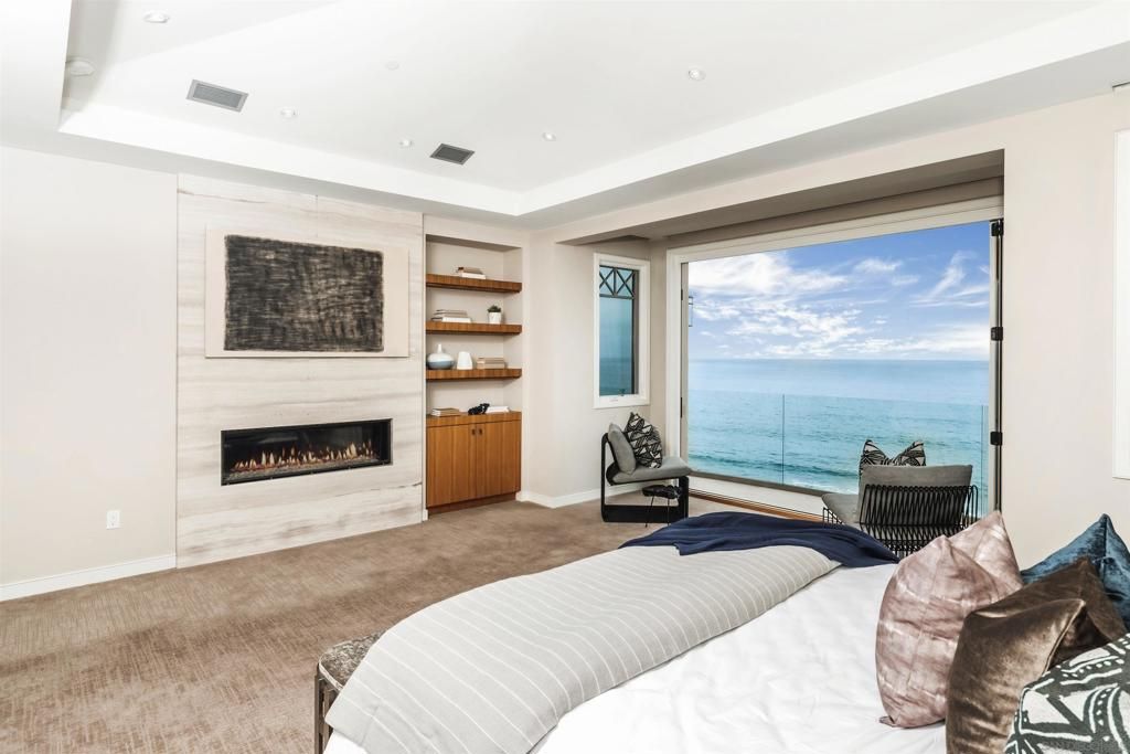 Image 14 of property listing at 824 Neptune Ave, Encinitas, CA 92024