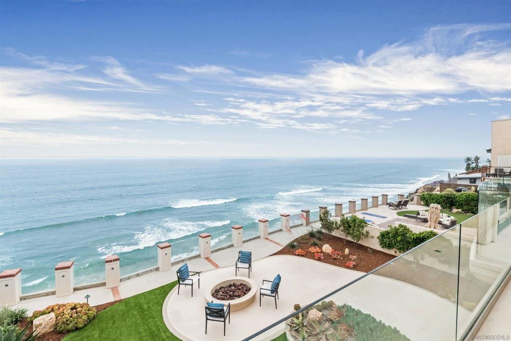 Image 15 of property listing at 824 Neptune Ave, Encinitas, CA 92024