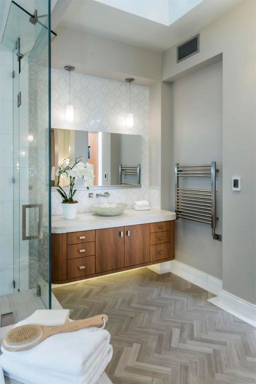 Image 17 of property listing at 824 Neptune Ave, Encinitas, CA 92024