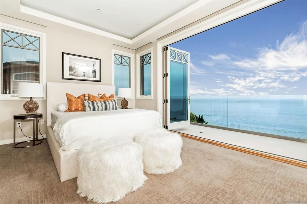 Image 18 of property listing at 824 Neptune Ave, Encinitas, CA 92024