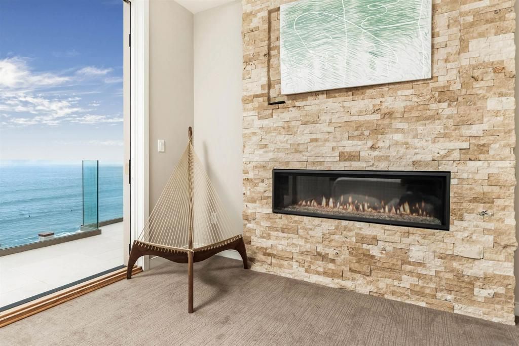 Image 19 of property listing at 824 Neptune Ave, Encinitas, CA 92024