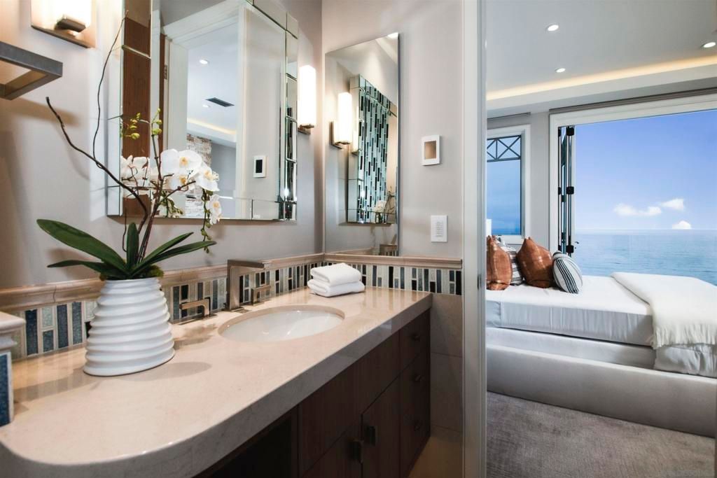 Image 20 of property listing at 824 Neptune Ave, Encinitas, CA 92024