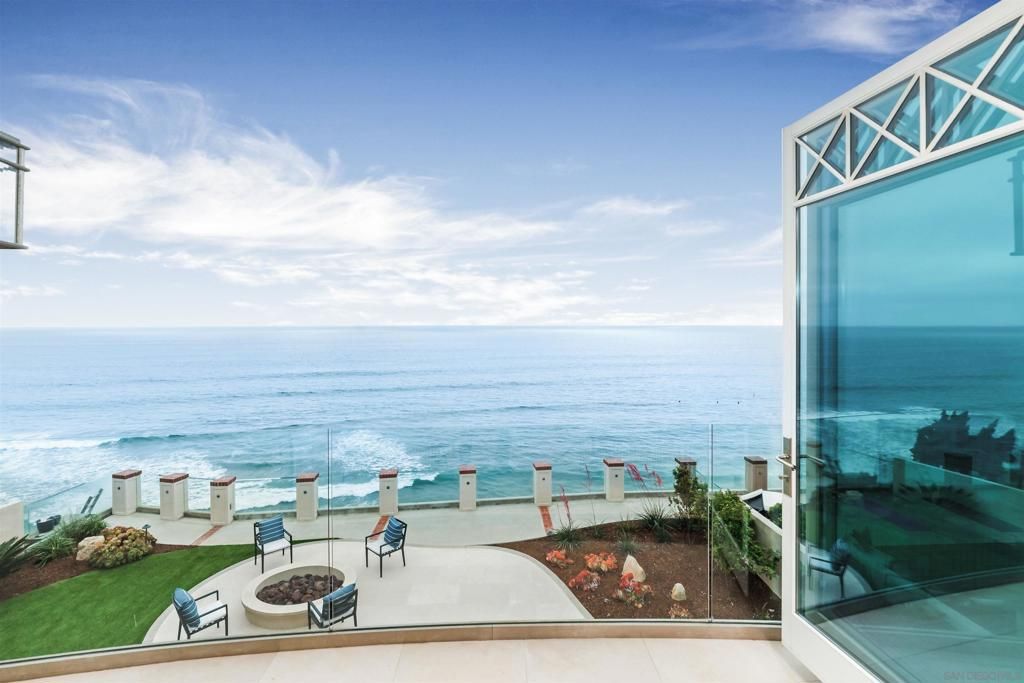 Image 21 of property listing at 824 Neptune Ave, Encinitas, CA 92024