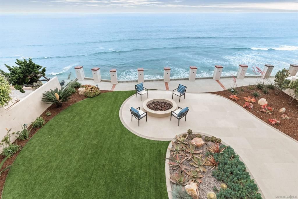 Image 22 of property listing at 824 Neptune Ave, Encinitas, CA 92024