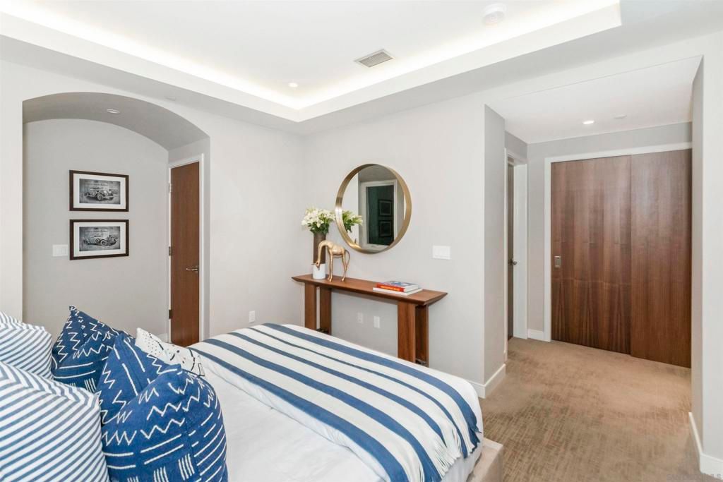 Image 26 of property listing at 824 Neptune Ave, Encinitas, CA 92024