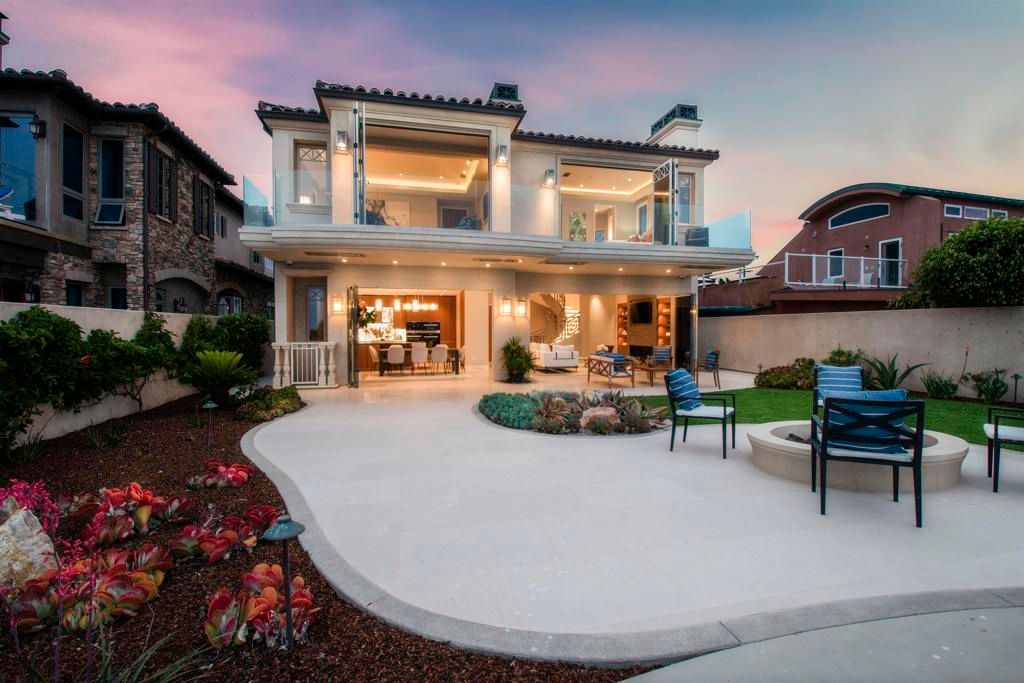 Image 31 of property listing at 824 Neptune Ave, Encinitas, CA 92024