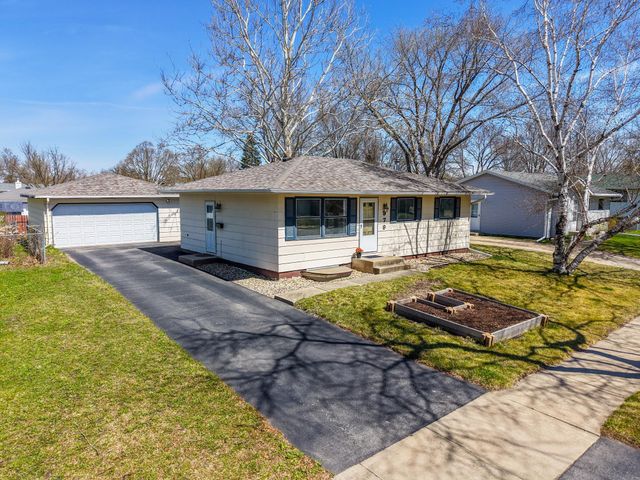 979 18th Street SE, Rochester, MN 55904
